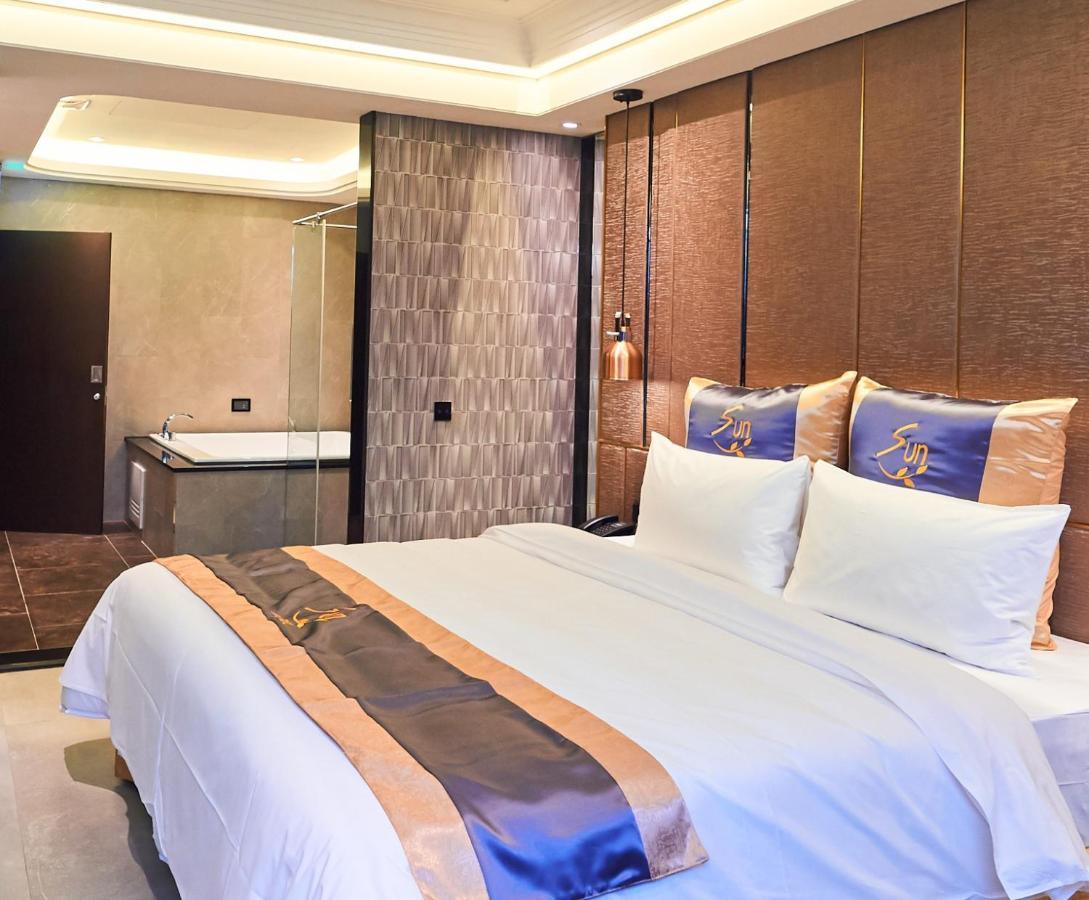 Sun Motel Kaohsiung Eksteriør billede